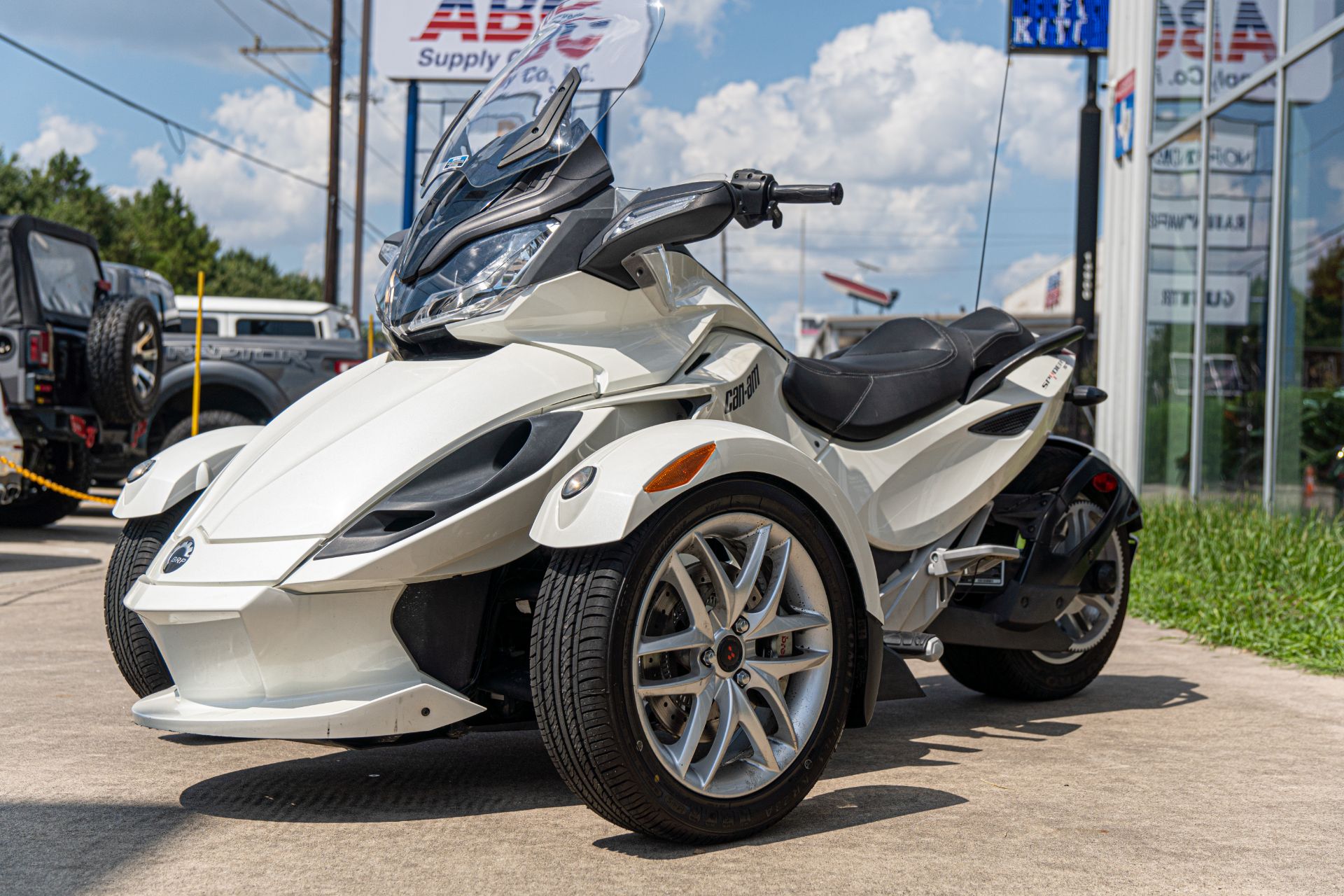 2014 Can-Am Spyder® ST SE5 in Houston, Texas - Photo 8