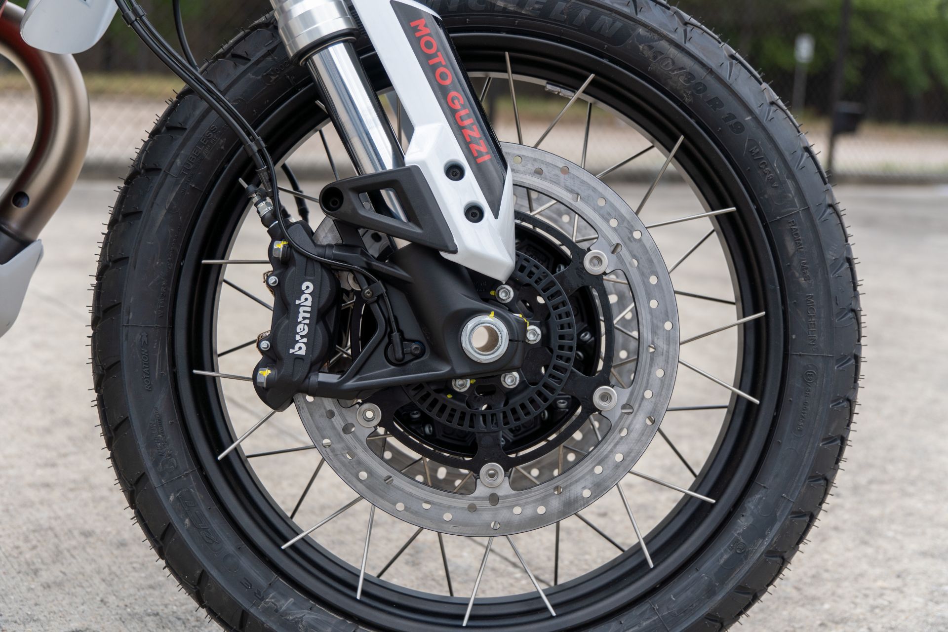 2022 Moto Guzzi V85 TT Adventure E5 in Houston, Texas - Photo 9