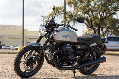 2022 Moto Guzzi V7 Stone in Houston, Texas - Photo 8