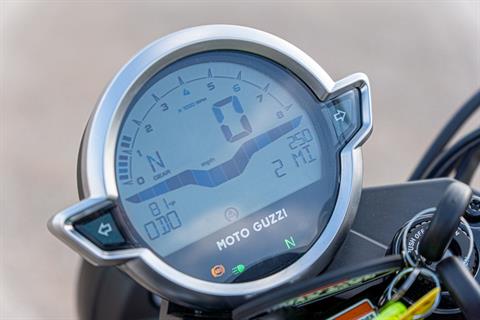 2022 Moto Guzzi V7 Stone in Houston, Texas - Photo 22