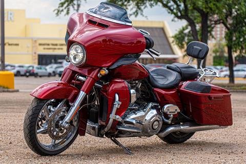 2016 Harley-Davidson CVO™ Street Glide® in Houston, Texas - Photo 8