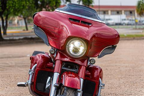 2016 Harley-Davidson CVO™ Street Glide® in Houston, Texas - Photo 9