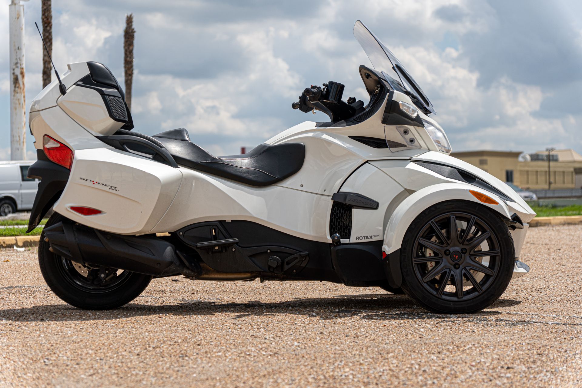 2018 Can-Am Spyder RT SM6 in Houston, Texas - Photo 2