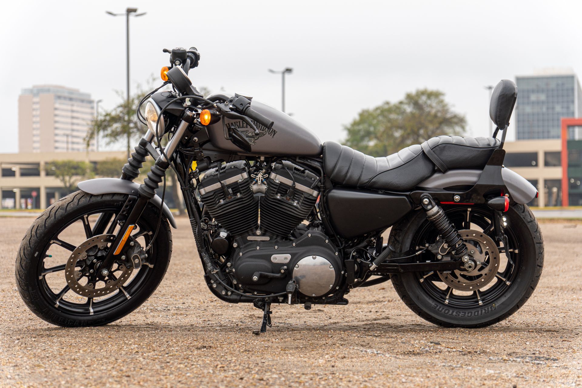2017 Harley-Davidson Iron 883™ in Houston, Texas - Photo 6