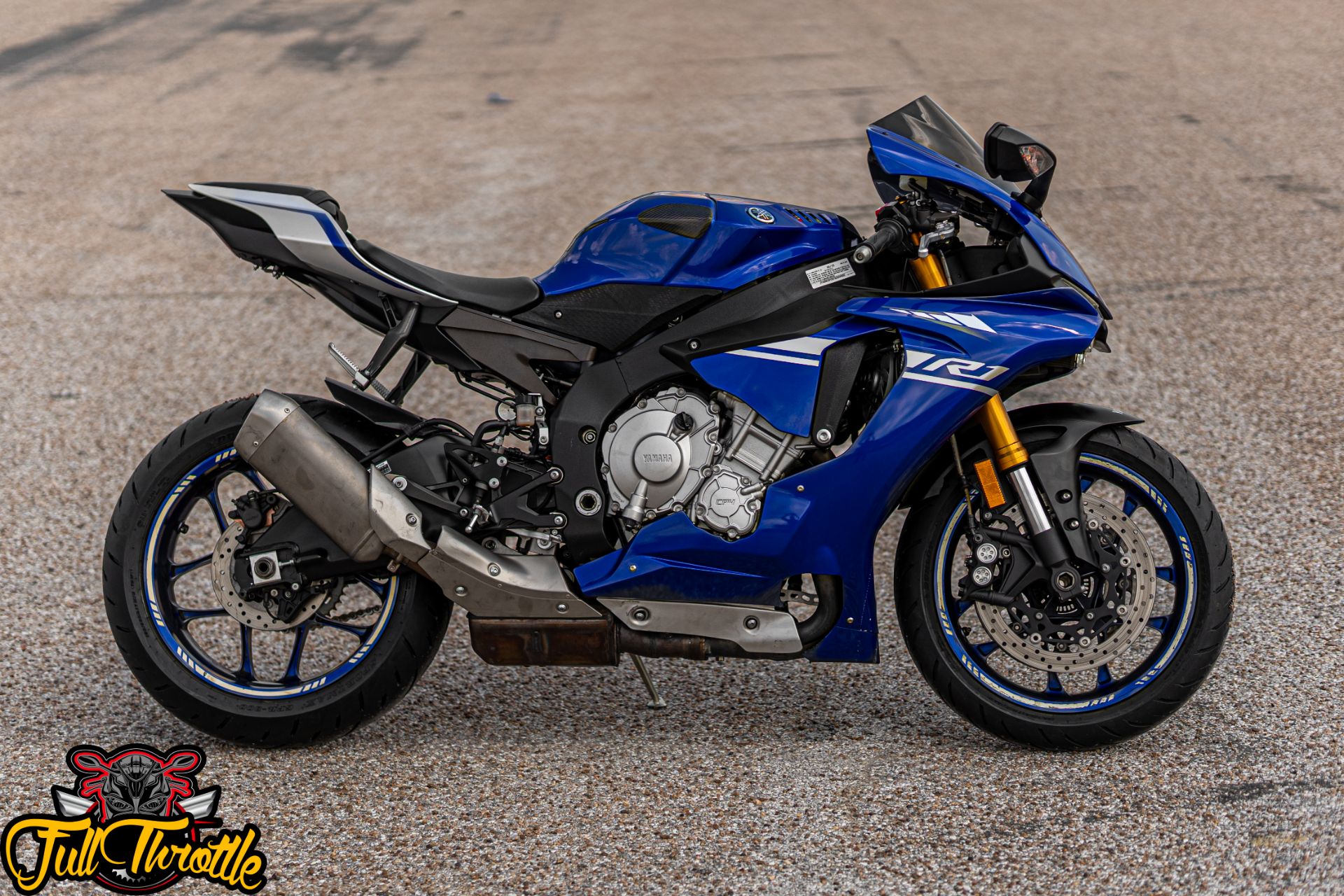 2015 Yamaha YZF-R1 in Houston, Texas - Photo 2