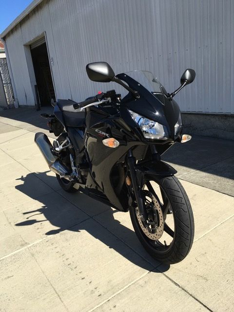 2016 Honda CBR300R in Berkeley, California - Photo 2