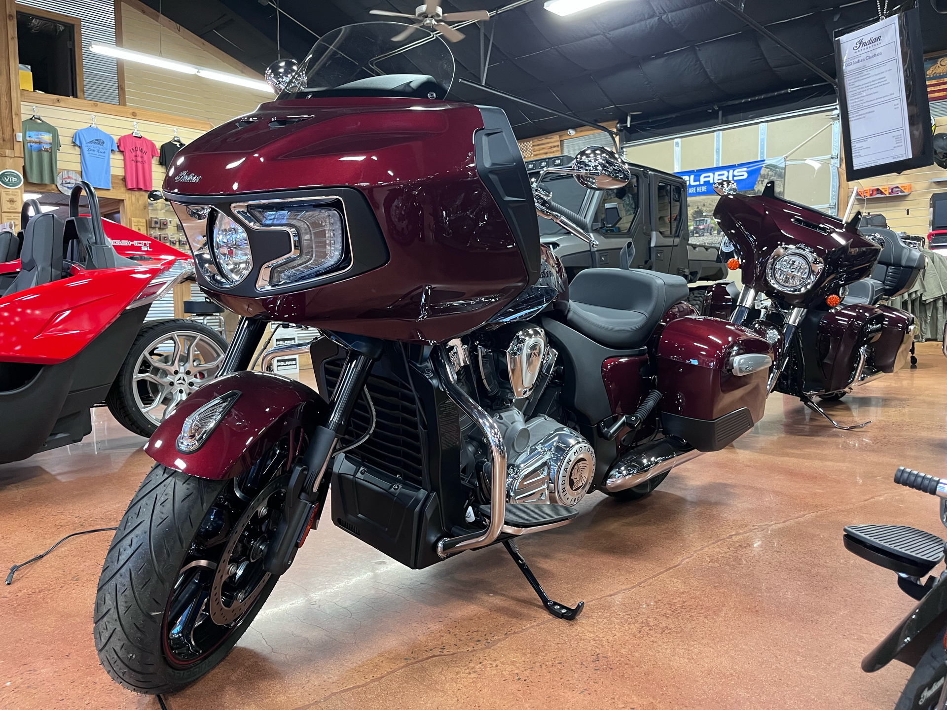 2022 Indian Motorcycle Challenger® Limited in Jacksonville, Arkansas - Photo 2