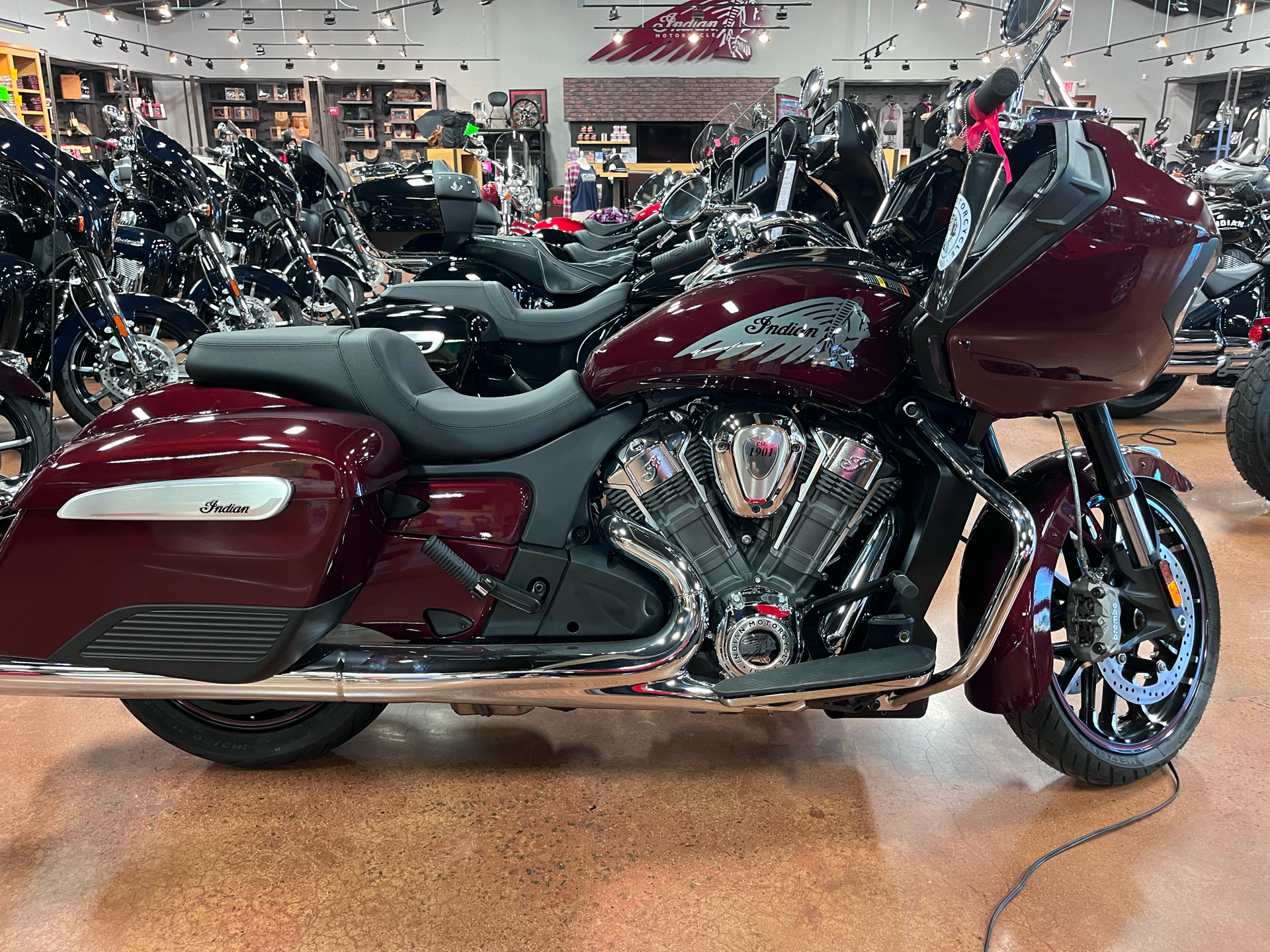 2022 Indian Motorcycle Challenger® Limited in Jacksonville, Arkansas - Photo 3