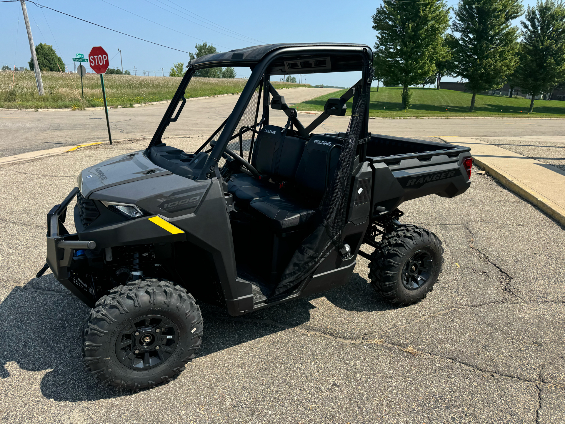 2025 Polaris Ranger 1000 Premium in Albert Lea, Minnesota - Photo 2