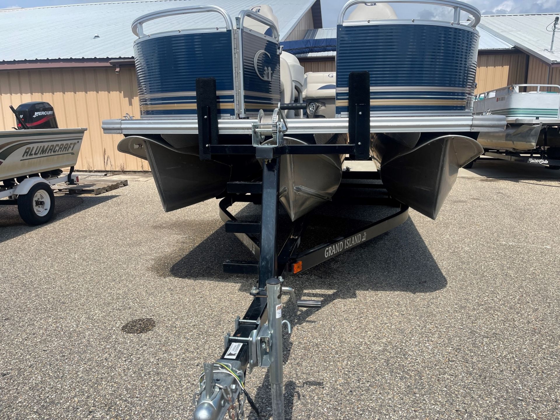 2019 Tahoe Pontoon LTZ Rear Fish - 24' in Albert Lea, Minnesota - Photo 9