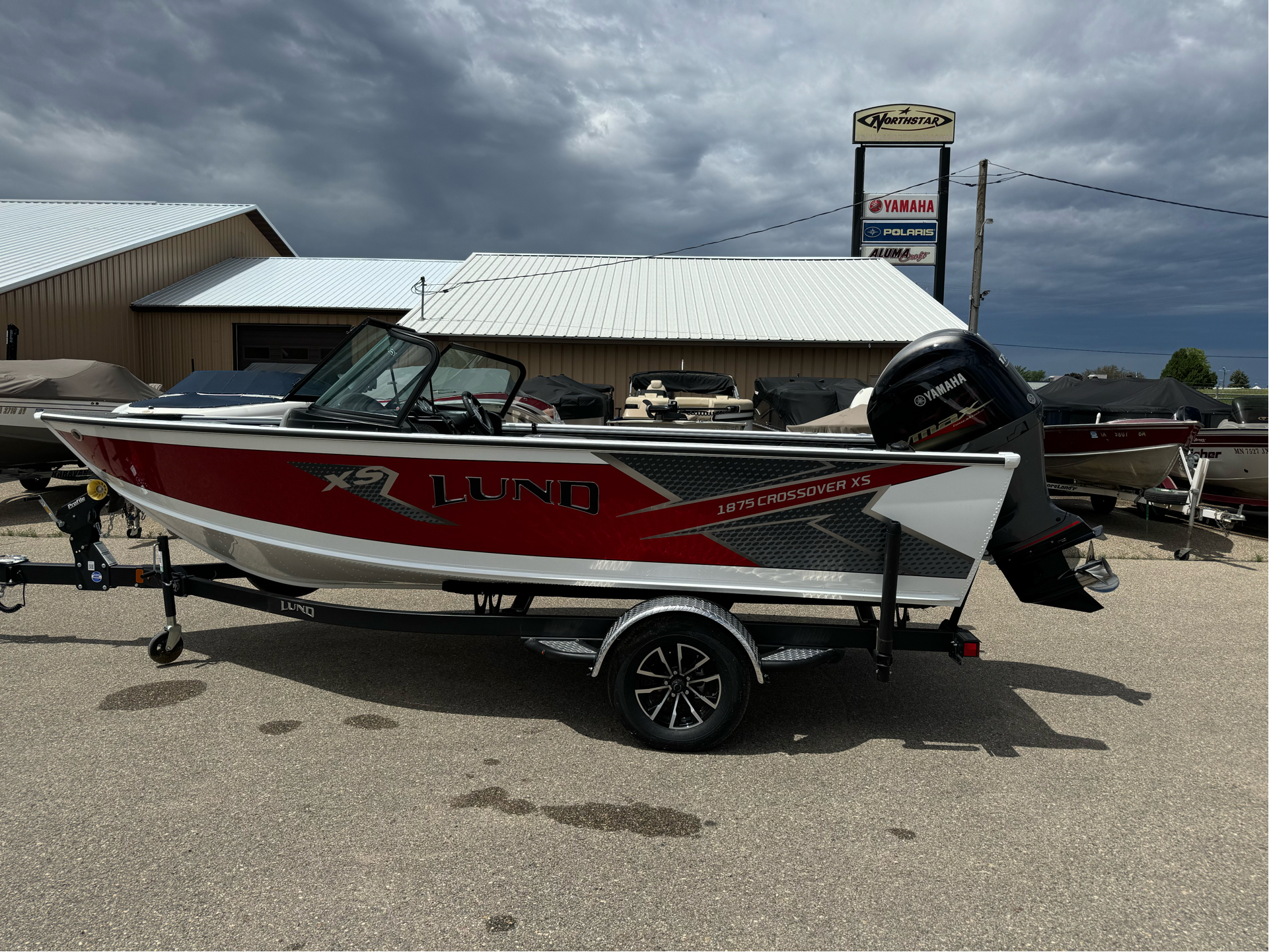 2024 Lund 1875 Crossover XS in Albert Lea, Minnesota - Photo 2