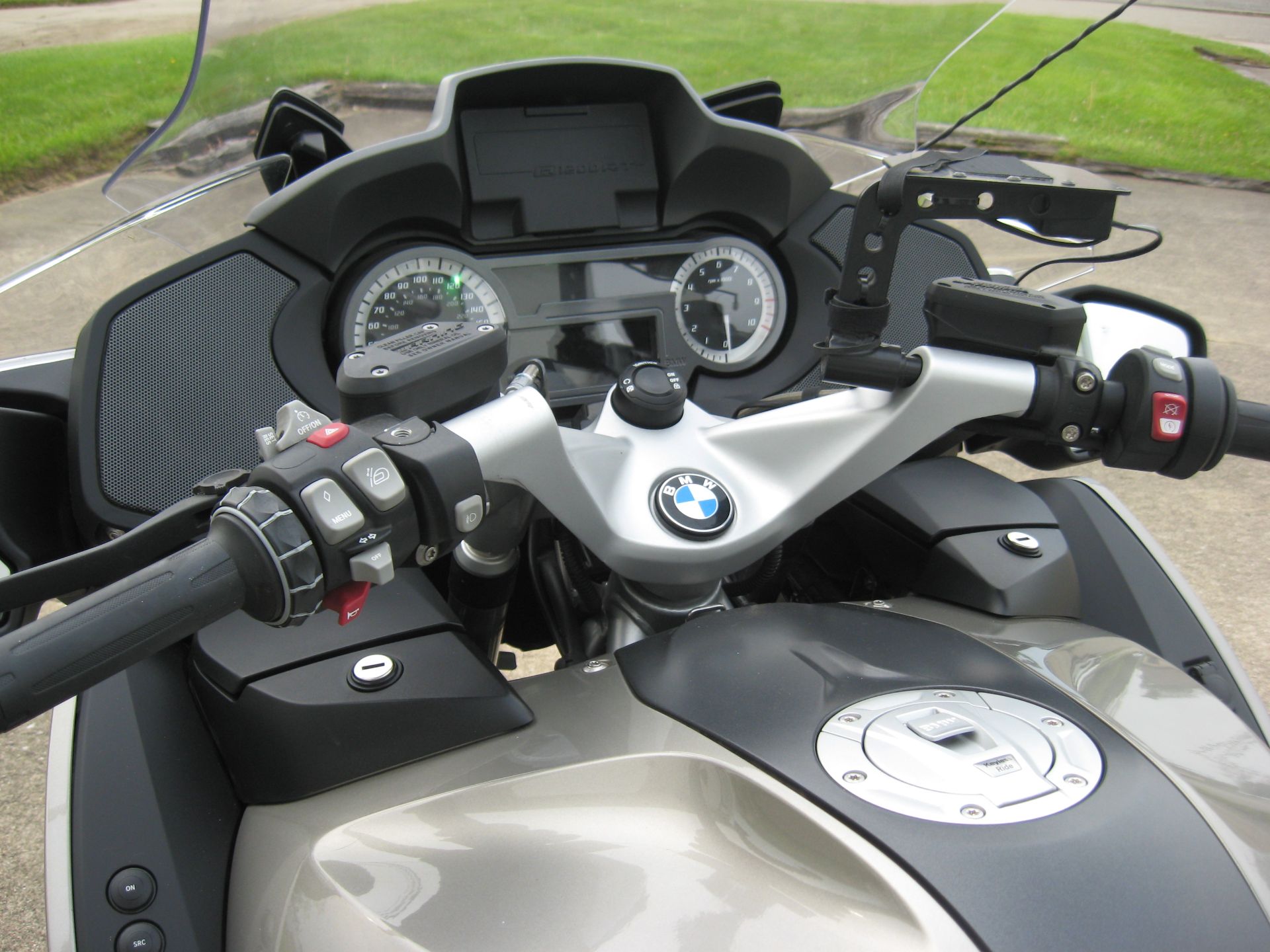 2016 BMW R1200RT in New Philadelphia, Ohio - Photo 4