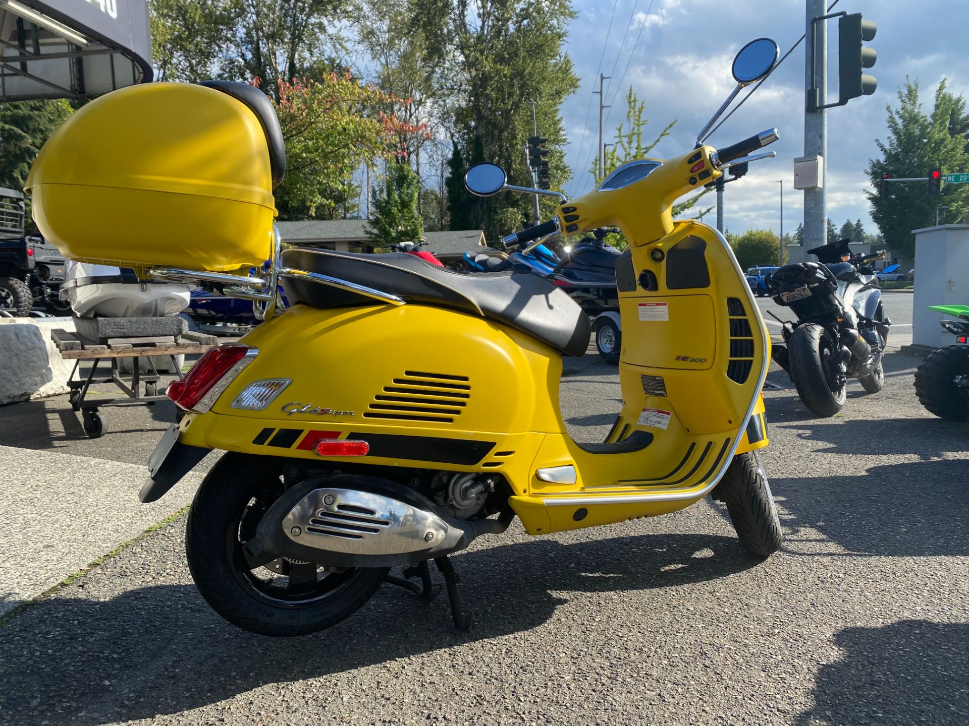 2018 Vespa GTS Super Sport 300 in Bellevue, Washington - Photo 3