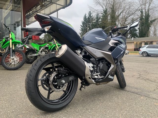 2022 Kawasaki Ninja 400 ABS in Bellevue, Washington - Photo 3