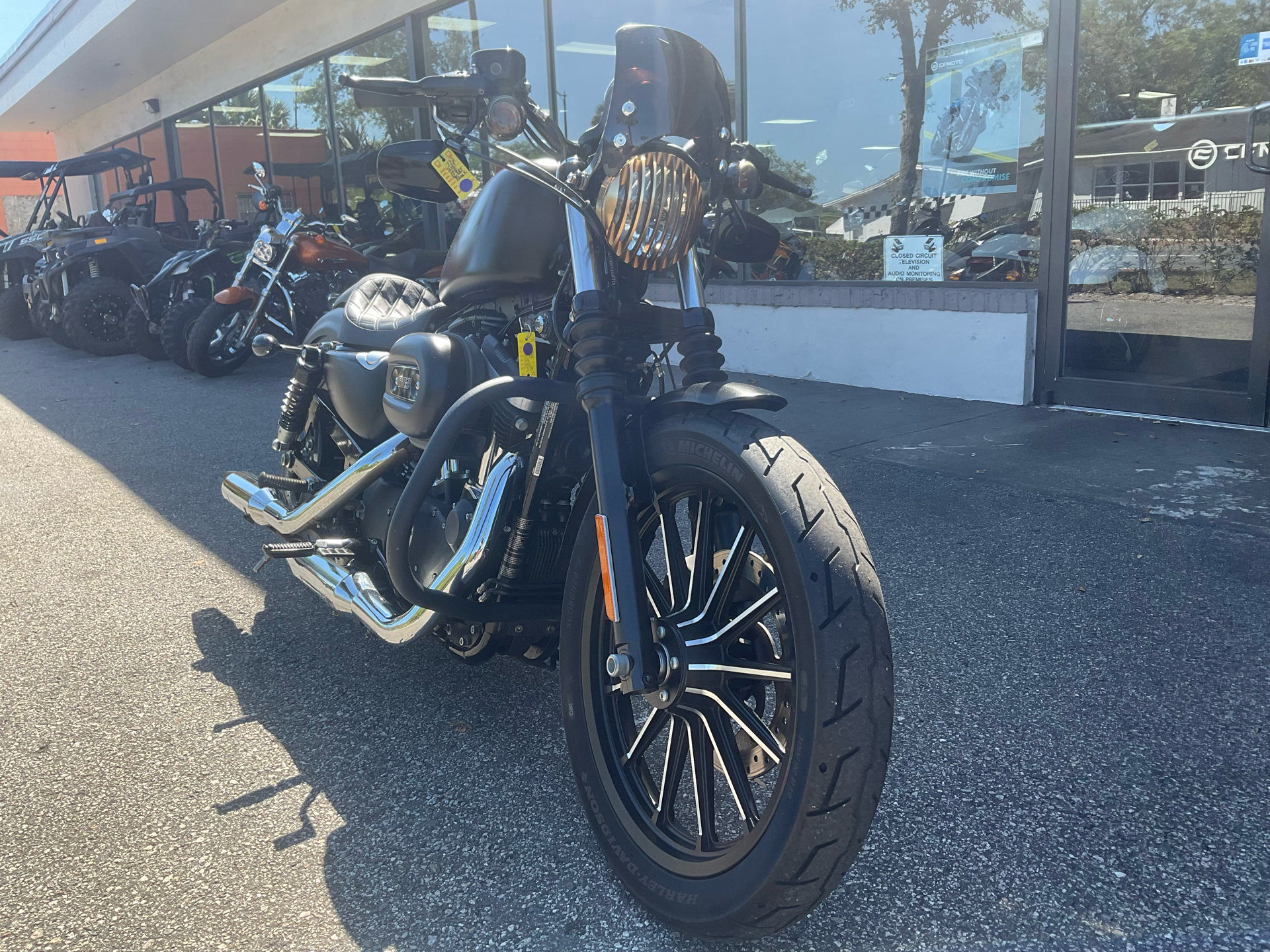 2015 Harley-Davidson Iron 883™ in Sanford, Florida - Photo 5