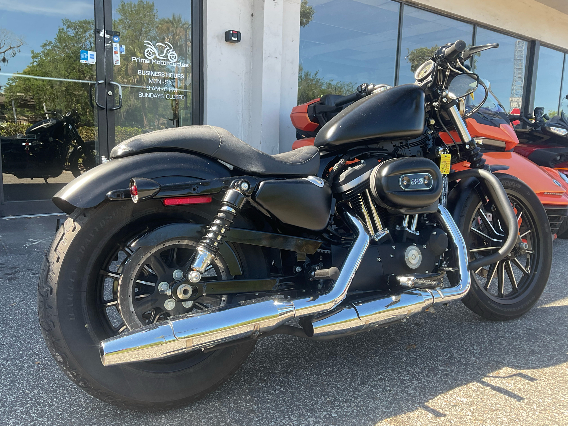 2015 Harley-Davidson Iron 883™ in Sanford, Florida - Photo 8