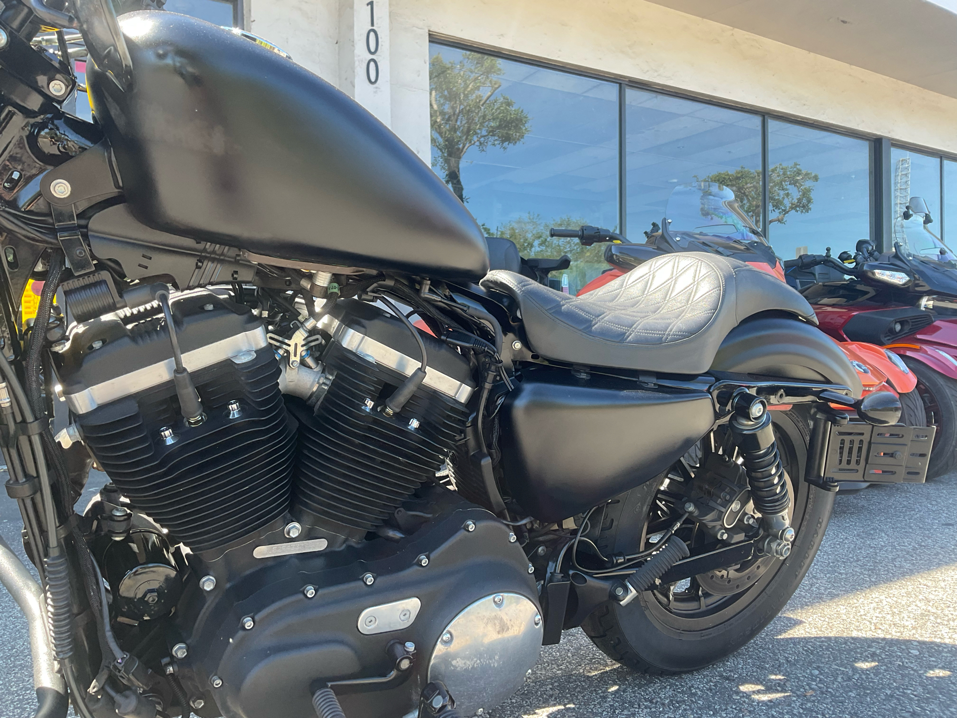 2015 Harley-Davidson Iron 883™ in Sanford, Florida - Photo 13