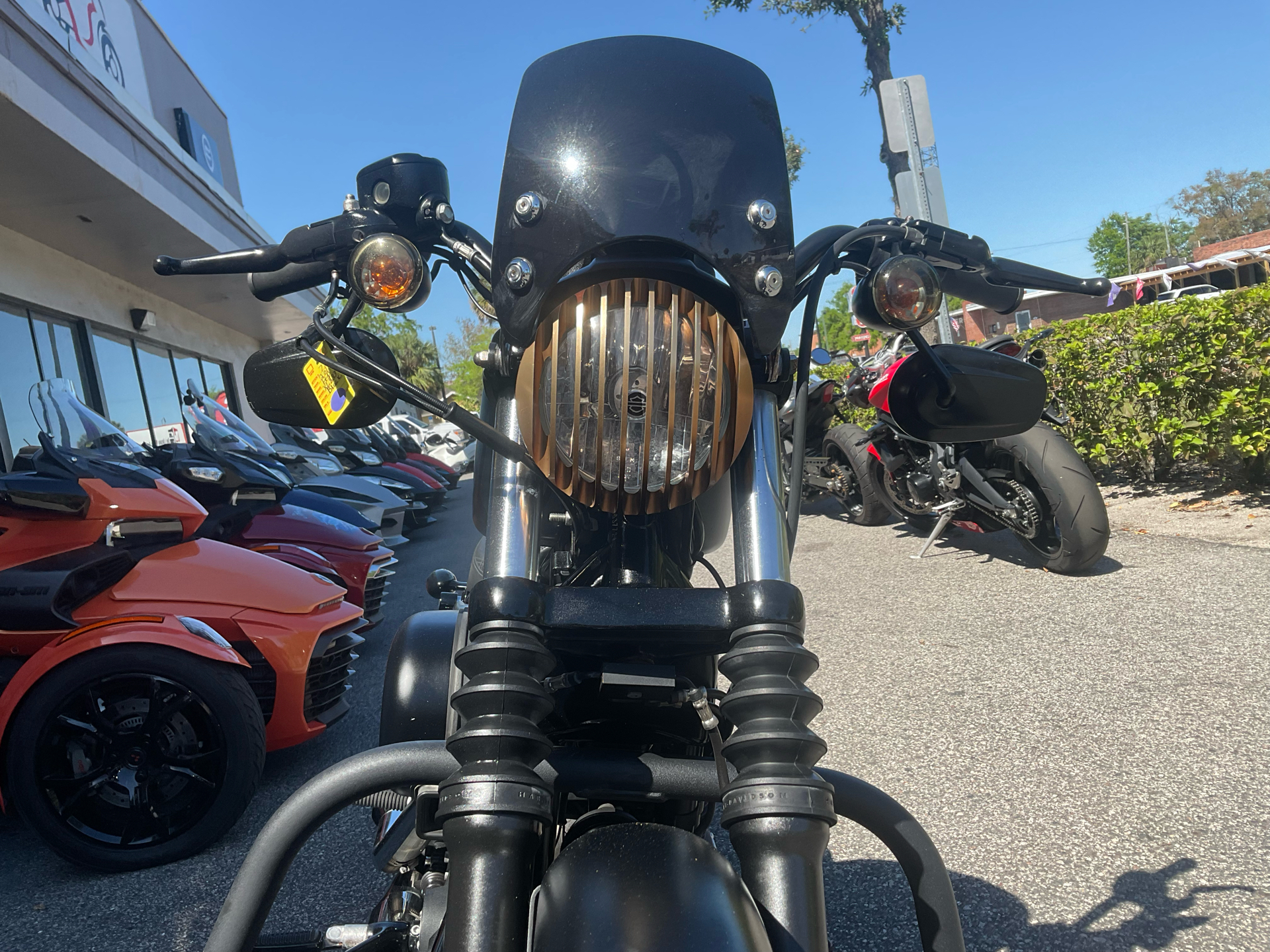2015 Harley-Davidson Iron 883™ in Sanford, Florida - Photo 16