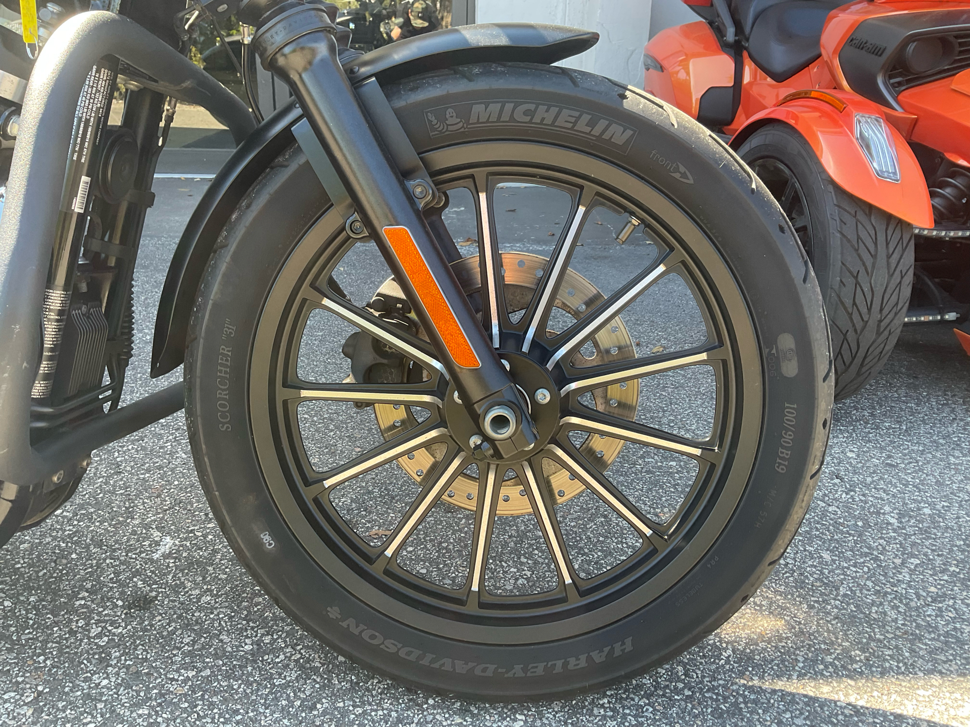 2015 Harley-Davidson Iron 883™ in Sanford, Florida - Photo 17