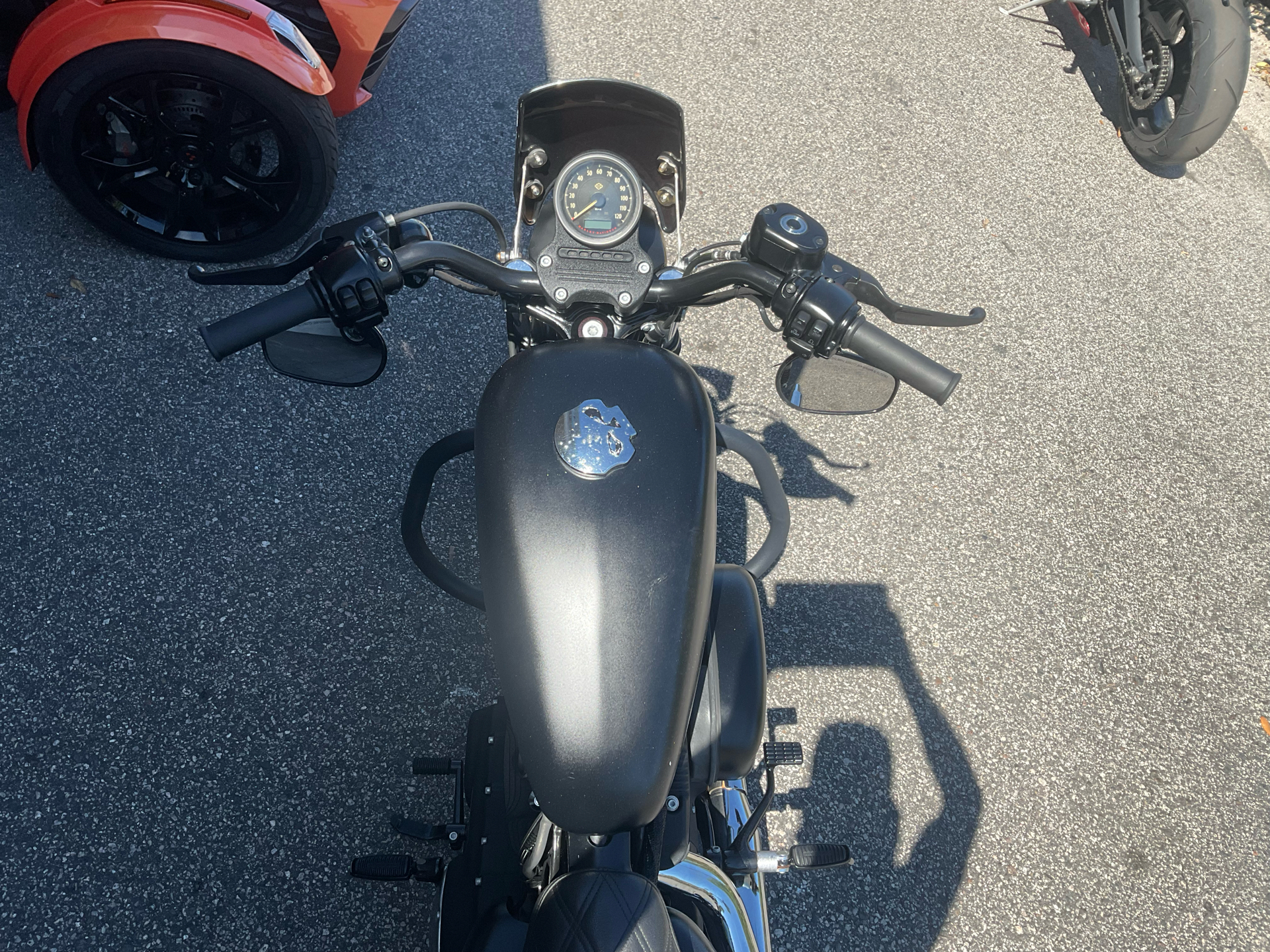 2015 Harley-Davidson Iron 883™ in Sanford, Florida - Photo 23