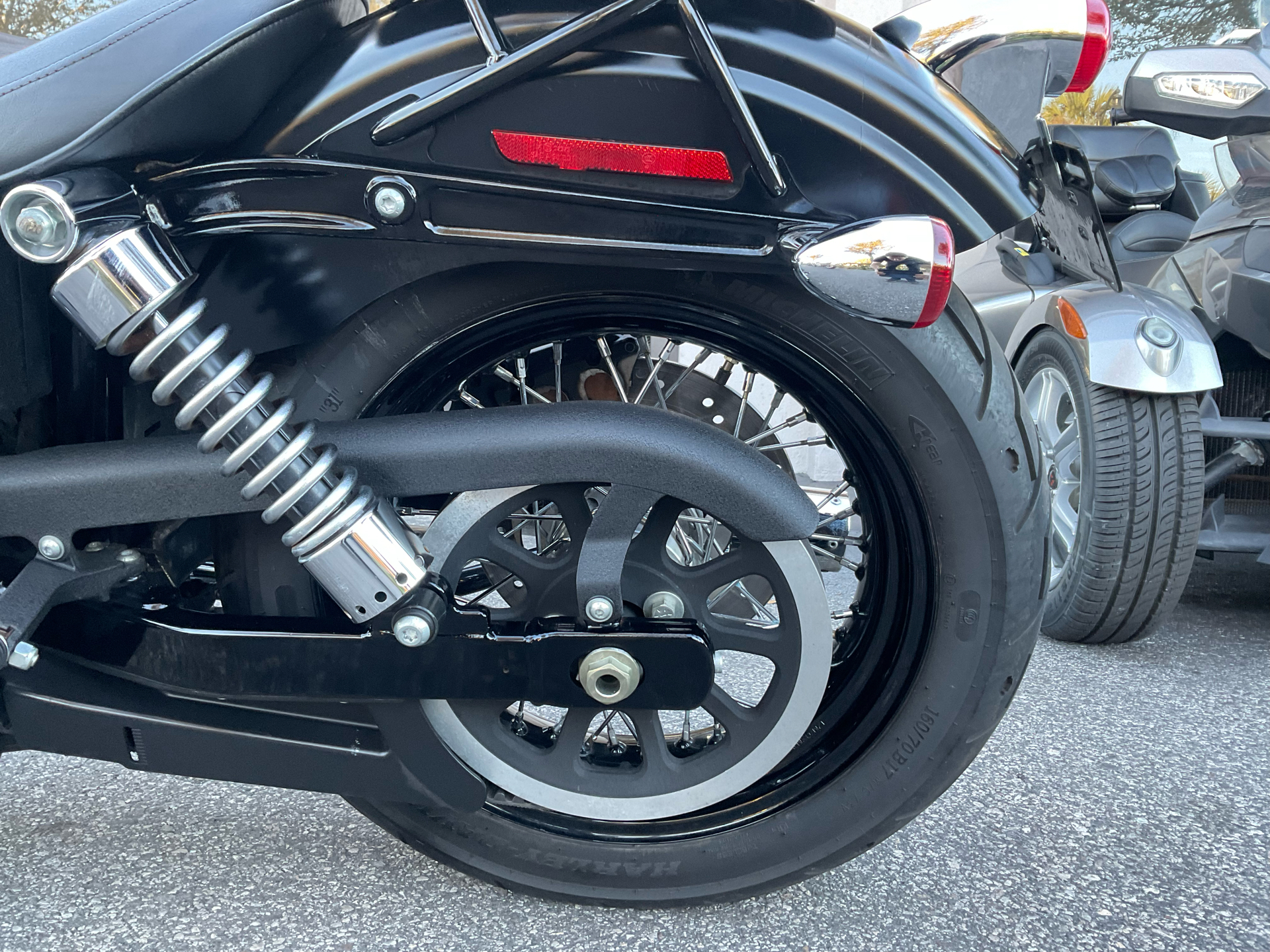 2011 Harley-Davidson Dyna® Street Bob® in Sanford, Florida - Photo 11