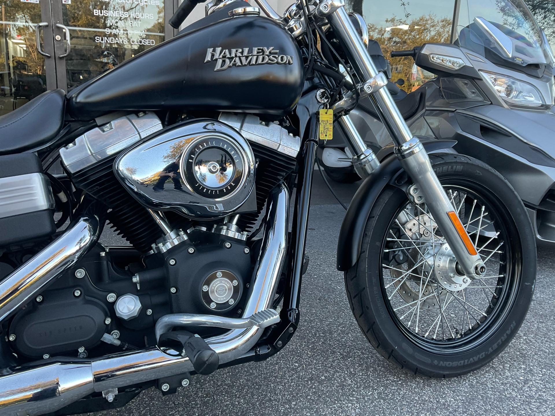 2011 Harley-Davidson Dyna® Street Bob® in Sanford, Florida - Photo 19