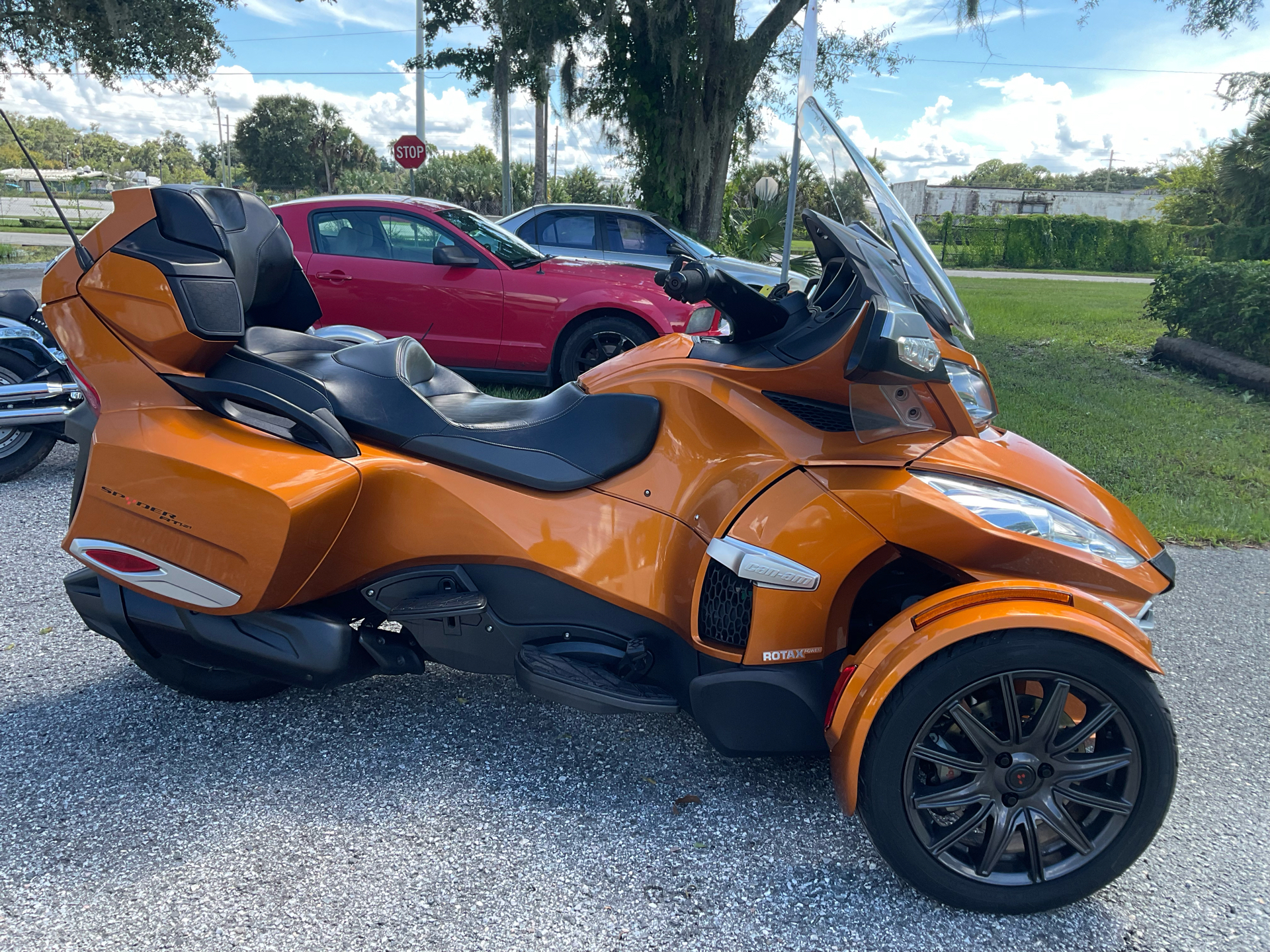 2014 Can-Am Spyder® RT-S SE6 in Sanford, Florida - Photo 1