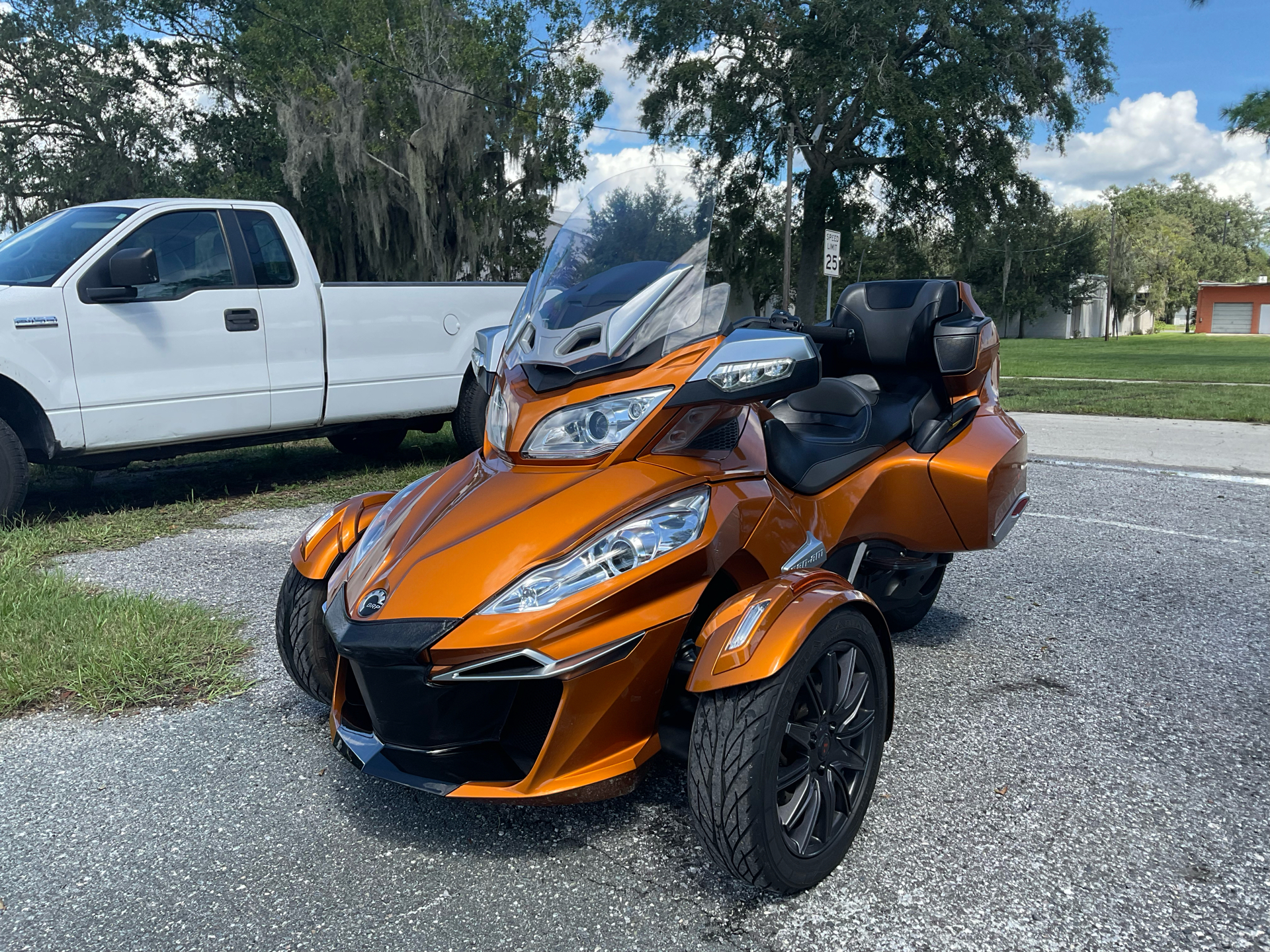 2014 Can-Am Spyder® RT-S SE6 in Sanford, Florida - Photo 5