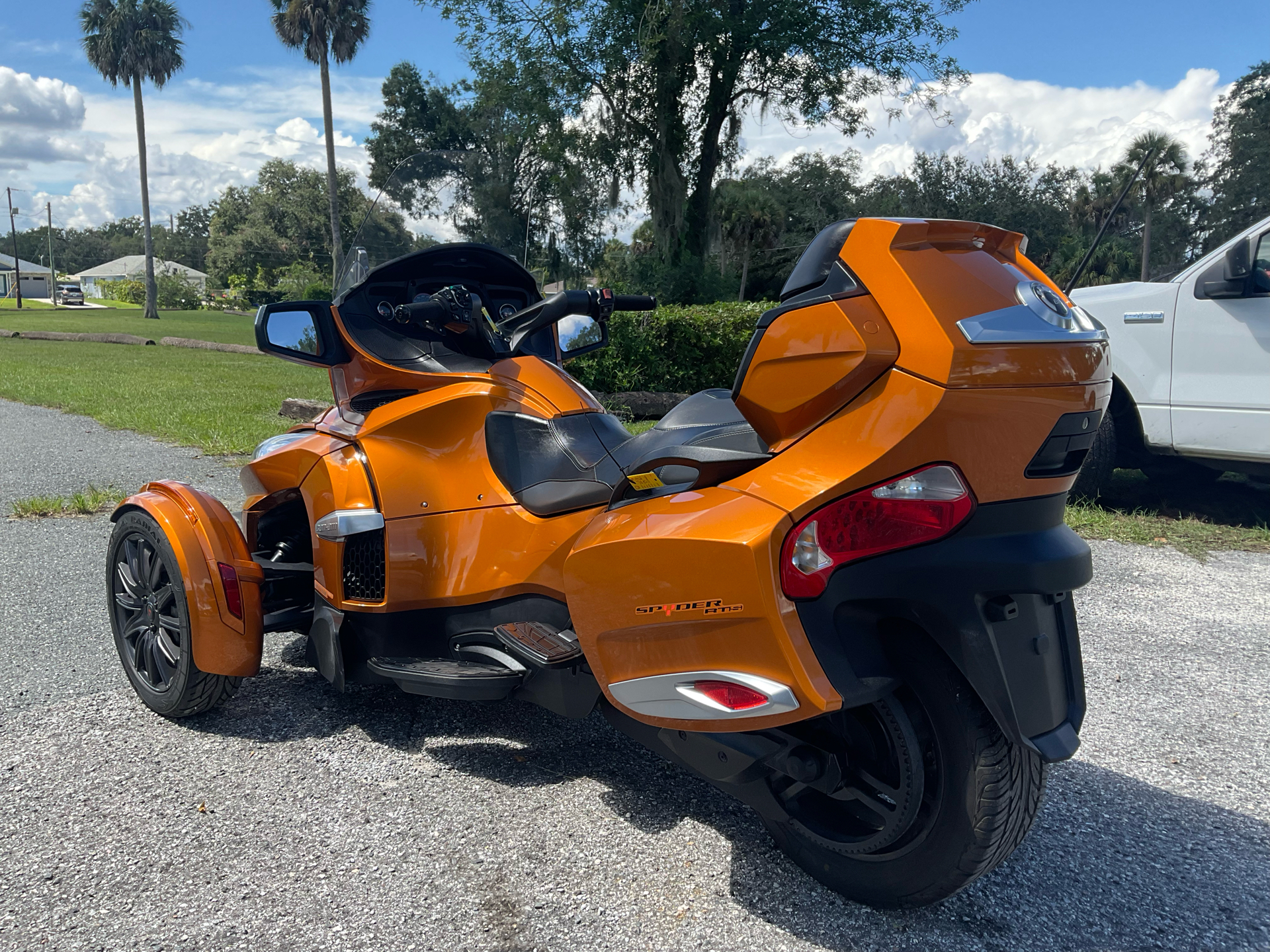 2014 Can-Am Spyder® RT-S SE6 in Sanford, Florida - Photo 8