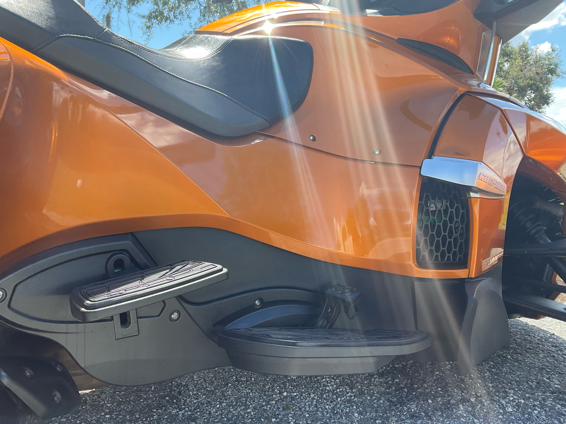2014 Can-Am Spyder® RT-S SE6 in Sanford, Florida - Photo 12