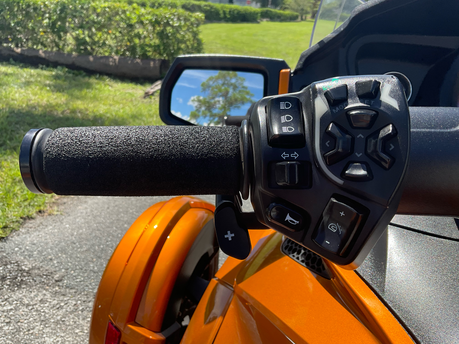 2014 Can-Am Spyder® RT-S SE6 in Sanford, Florida - Photo 30