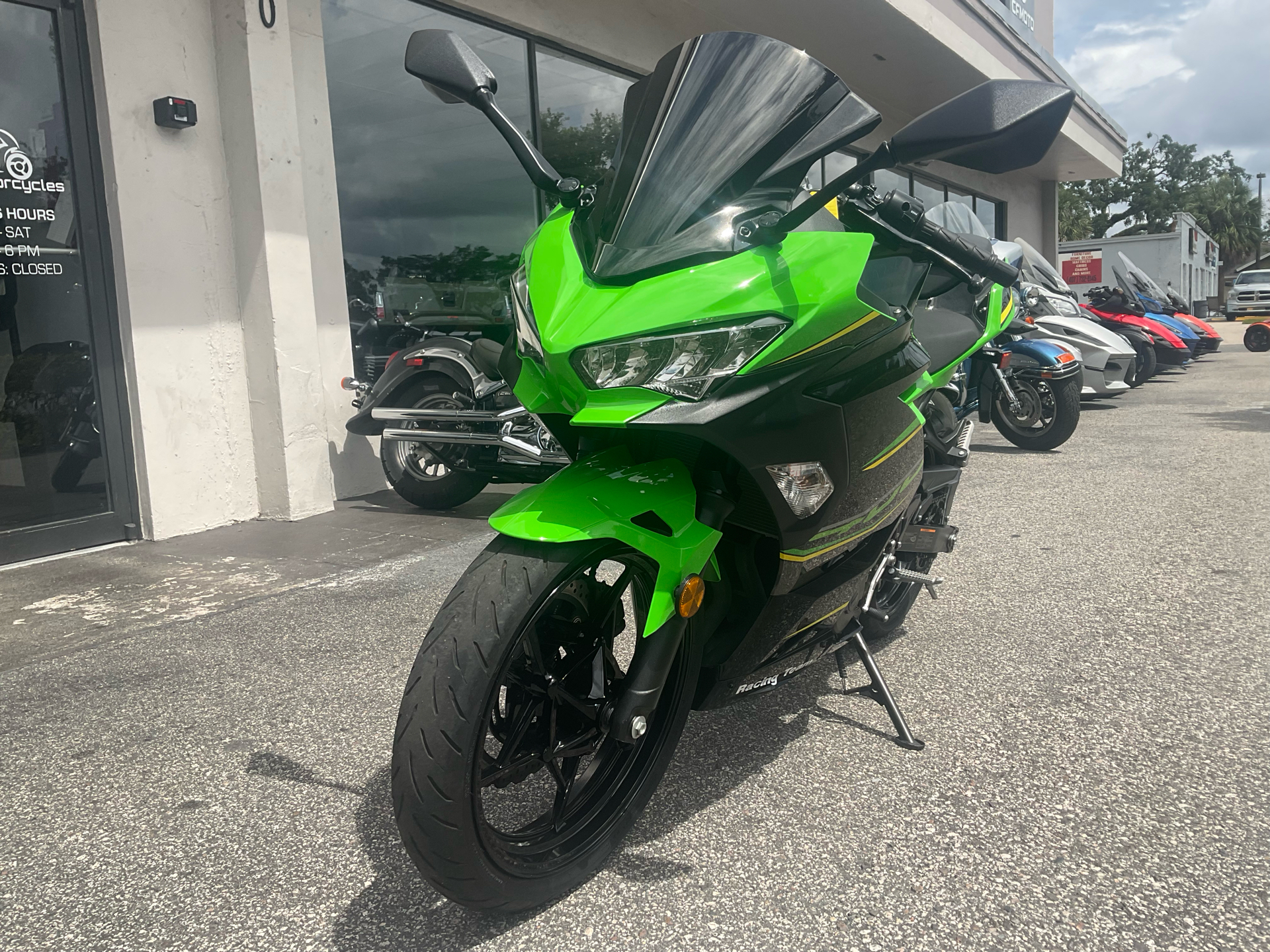 2018 Kawasaki Ninja 400 ABS in Sanford, Florida - Photo 3
