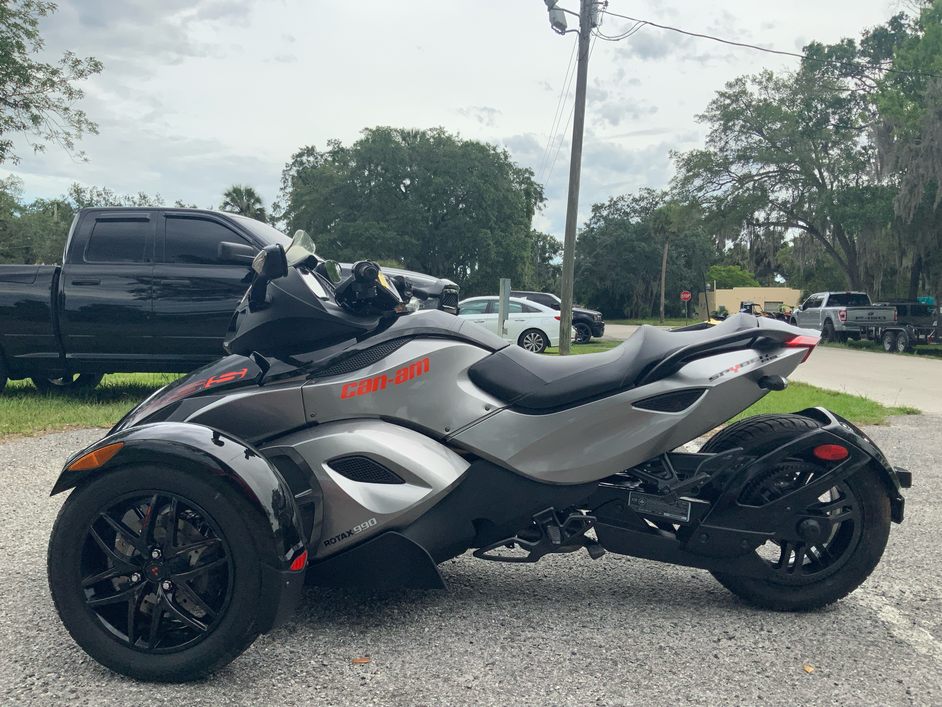 2011 Can-Am Spyder® RS-S SE5 in Sanford, Florida - Photo 7