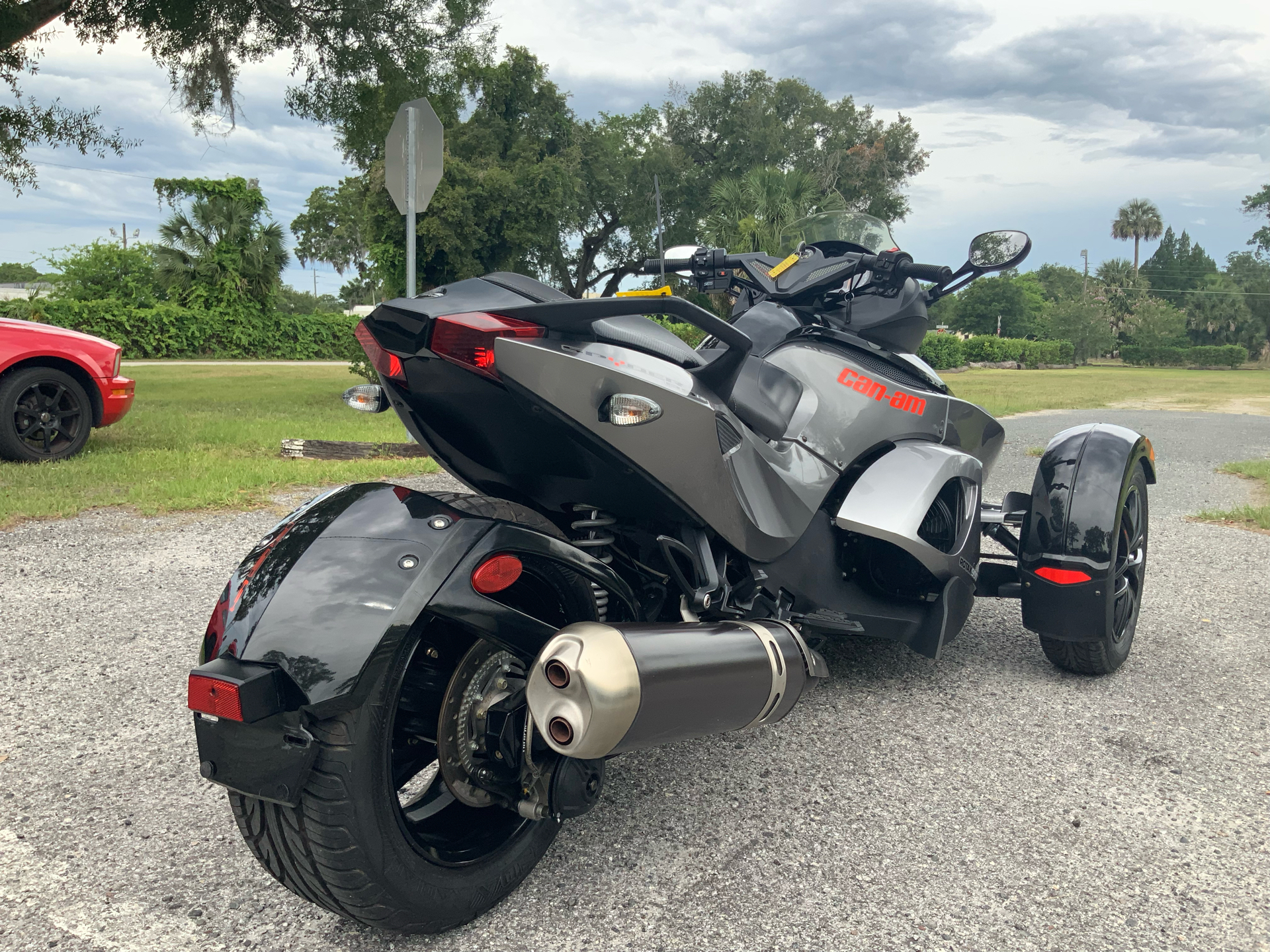 2011 Can-Am Spyder® RS-S SE5 in Sanford, Florida - Photo 10
