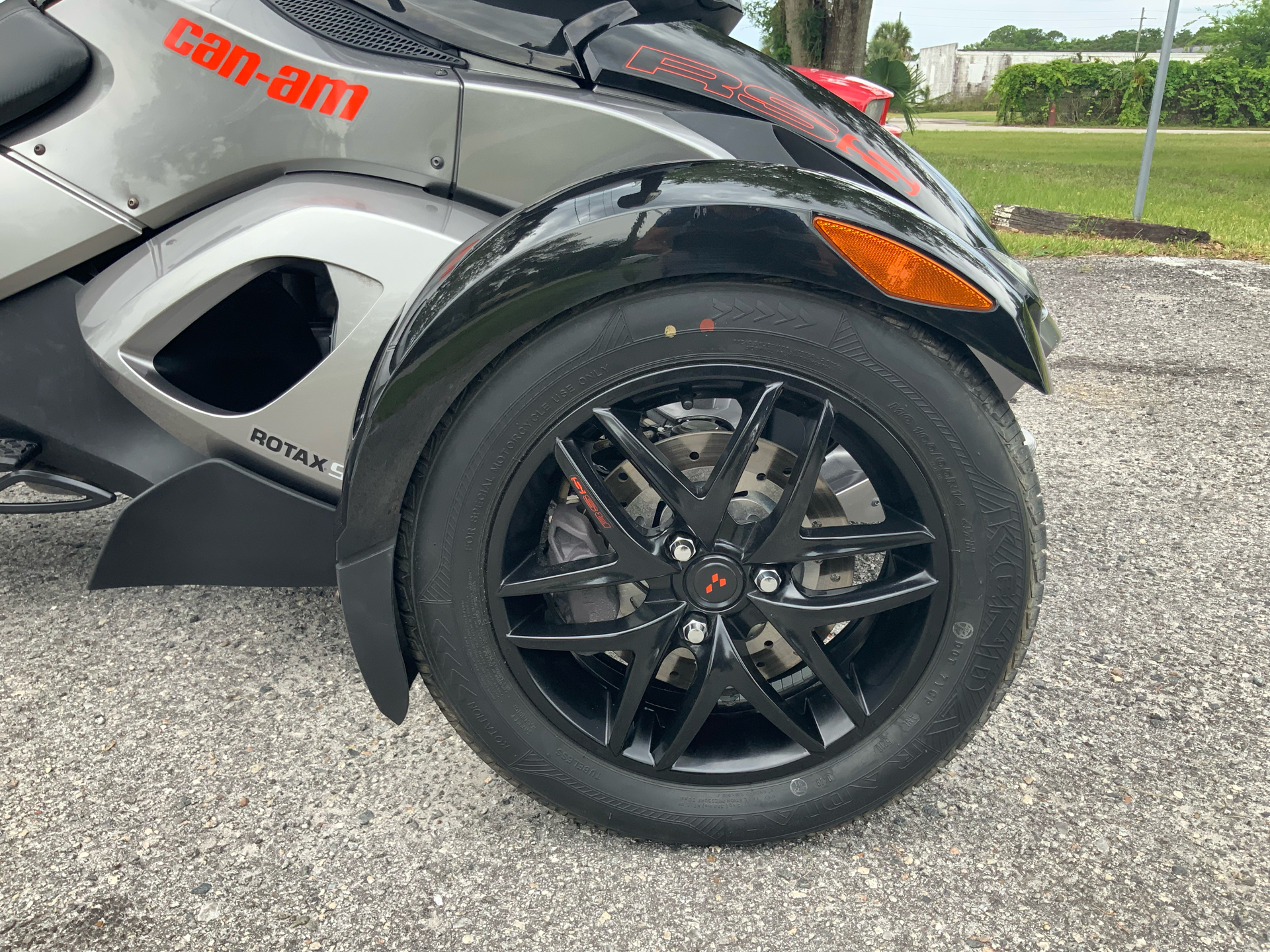 2011 Can-Am Spyder® RS-S SE5 in Sanford, Florida - Photo 14