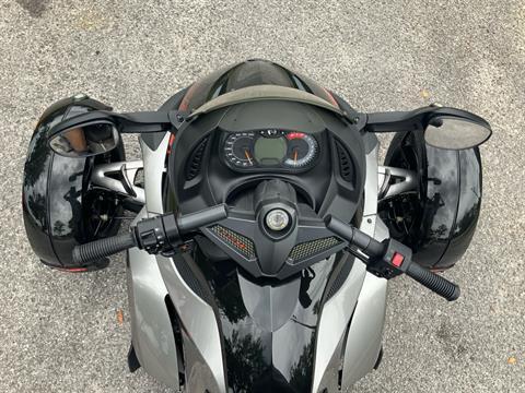 2011 Can-Am Spyder® RS-S SE5 in Sanford, Florida - Photo 24