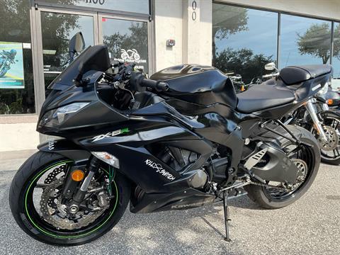 2015 Kawasaki Ninja® ZX™-6R in Sanford, Florida - Photo 2