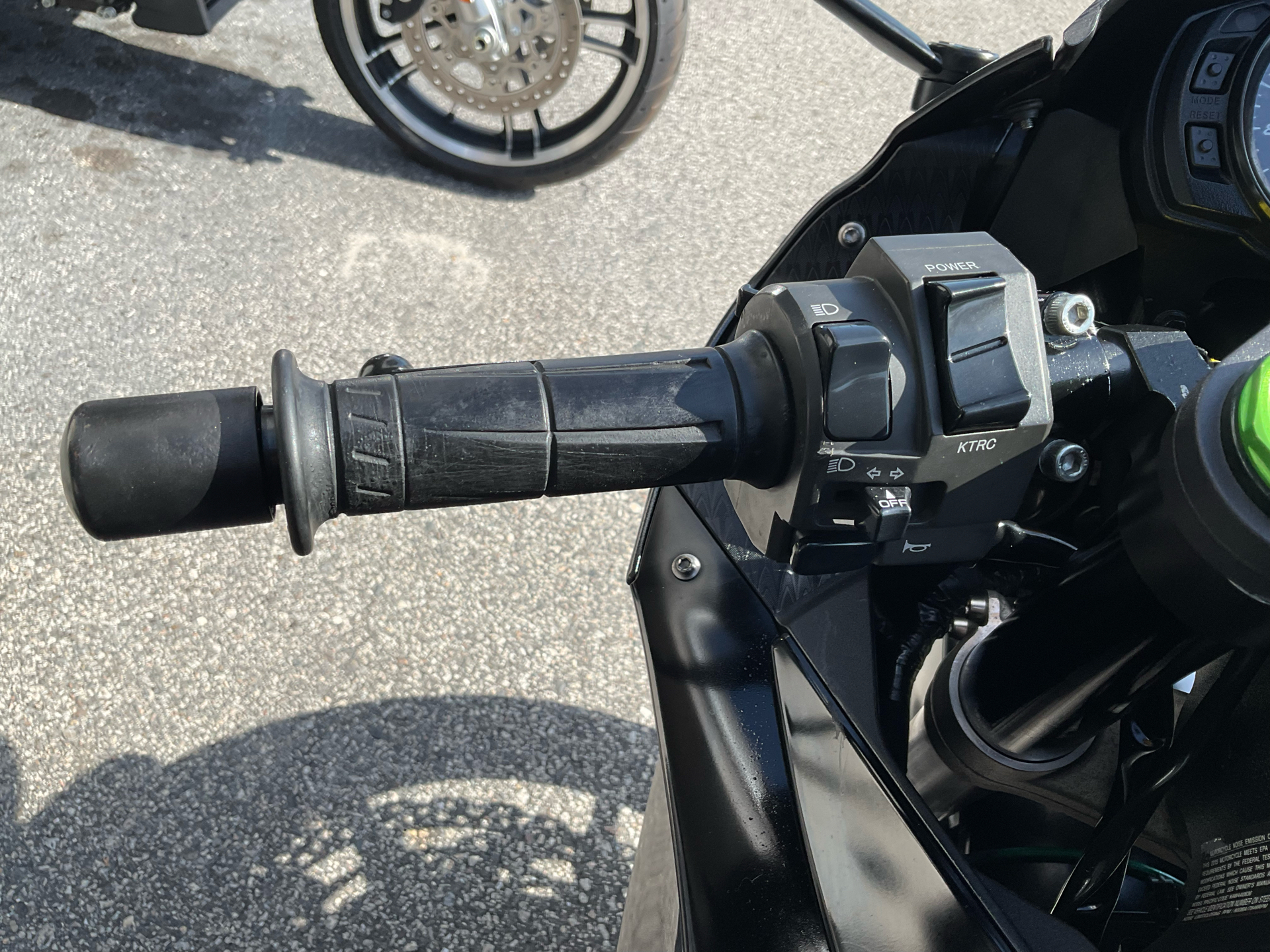 2015 Kawasaki Ninja® ZX™-6R in Sanford, Florida - Photo 25