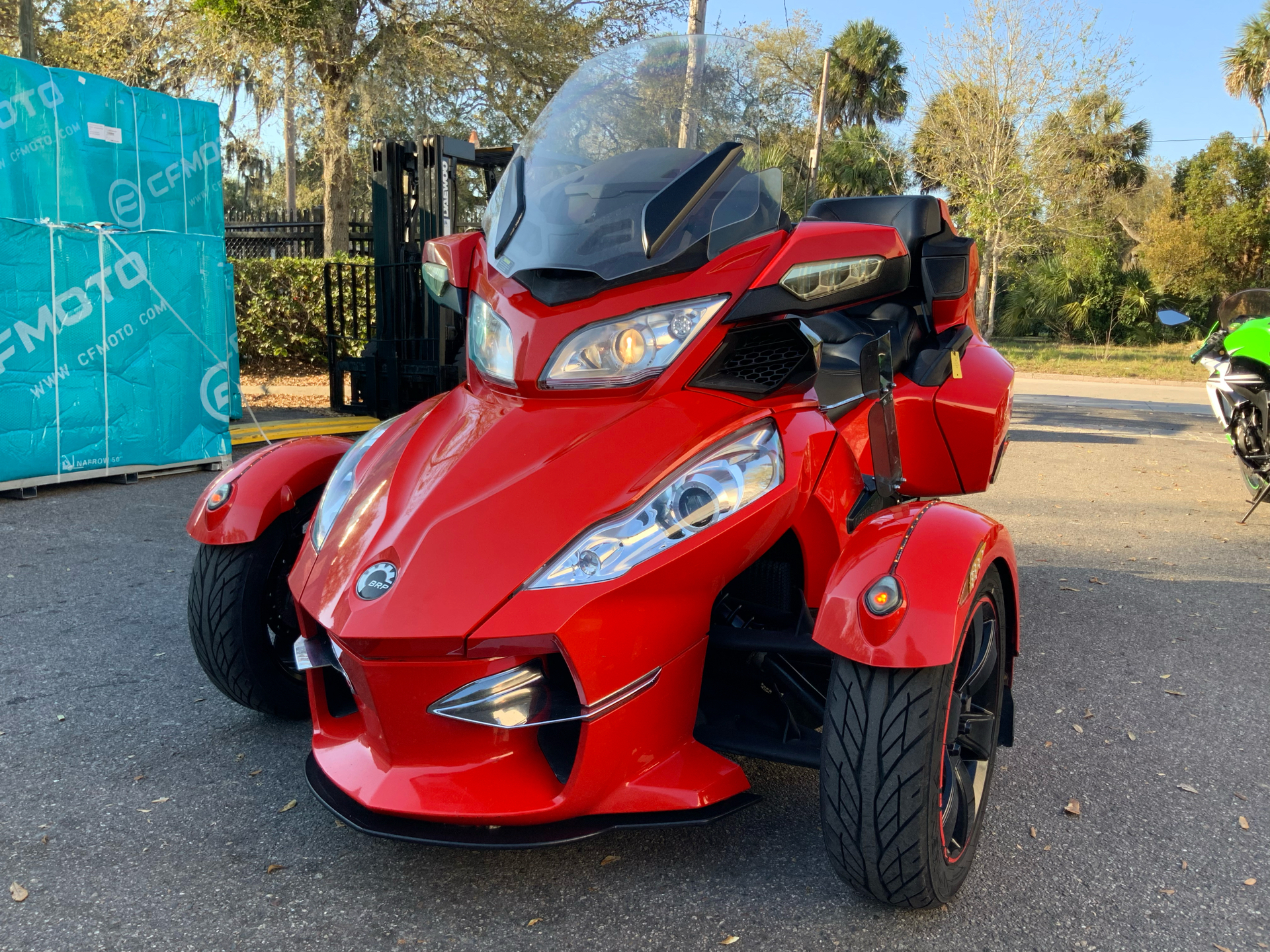 2012 Can-Am Spyder® RT-S SE5 in Sanford, Florida - Photo 3
