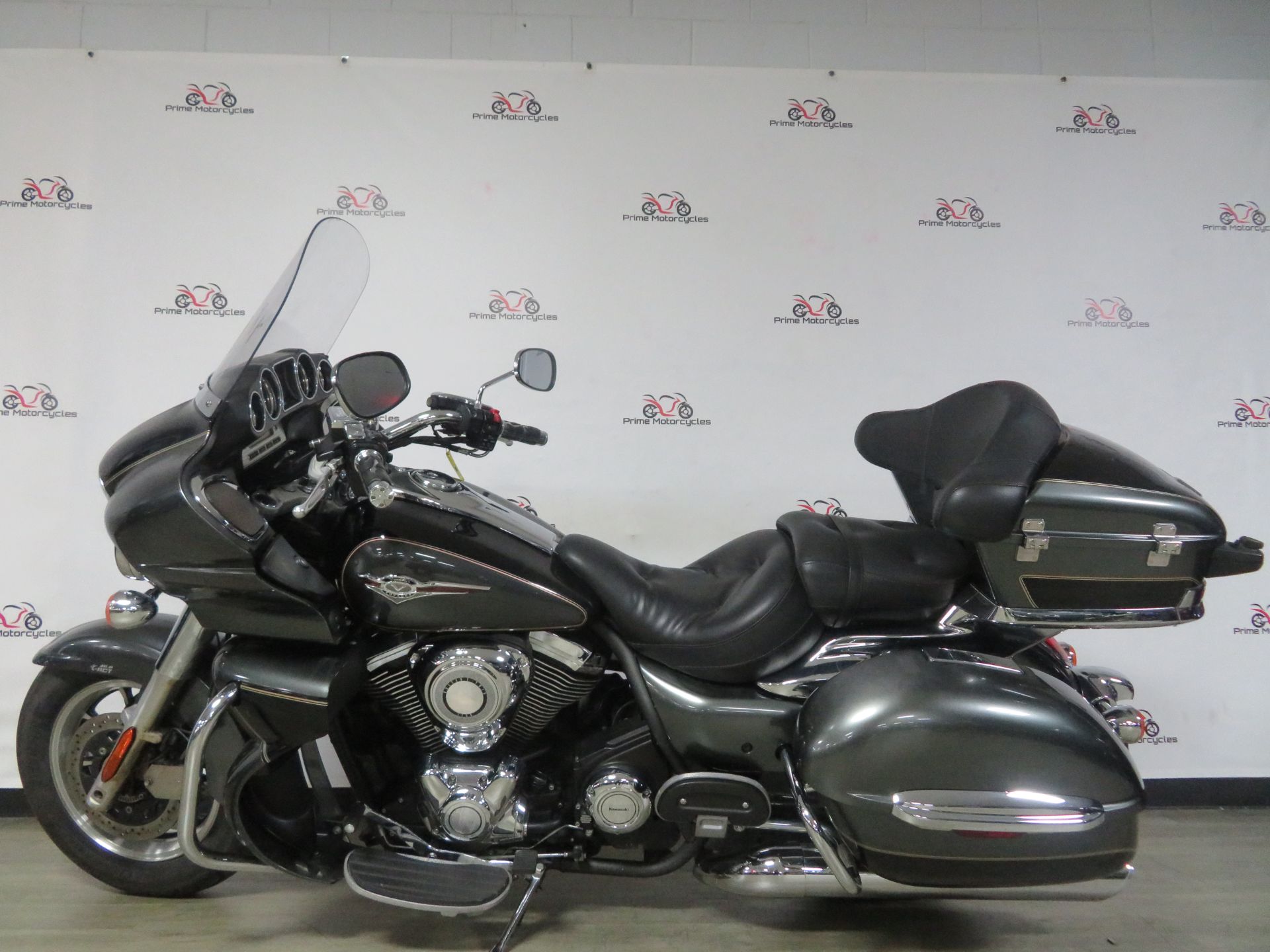 Used 2011 Kawasaki 1700 Voyager® ABS | Motorcycles in Sanford FL | KAW002406 Ebony / Pearl Meteor Gray