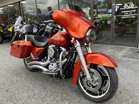 2011 Harley-Davidson Street Glide® in Sanford, Florida - Photo 5