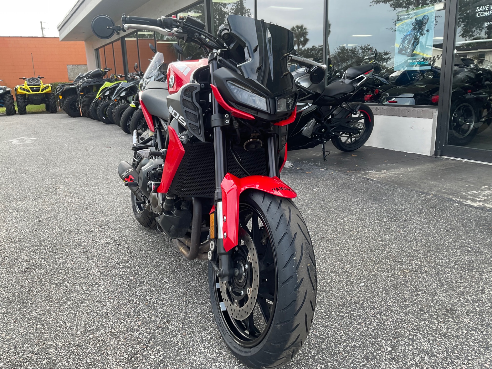 2018 Yamaha MT-09 in Sanford, Florida - Photo 5