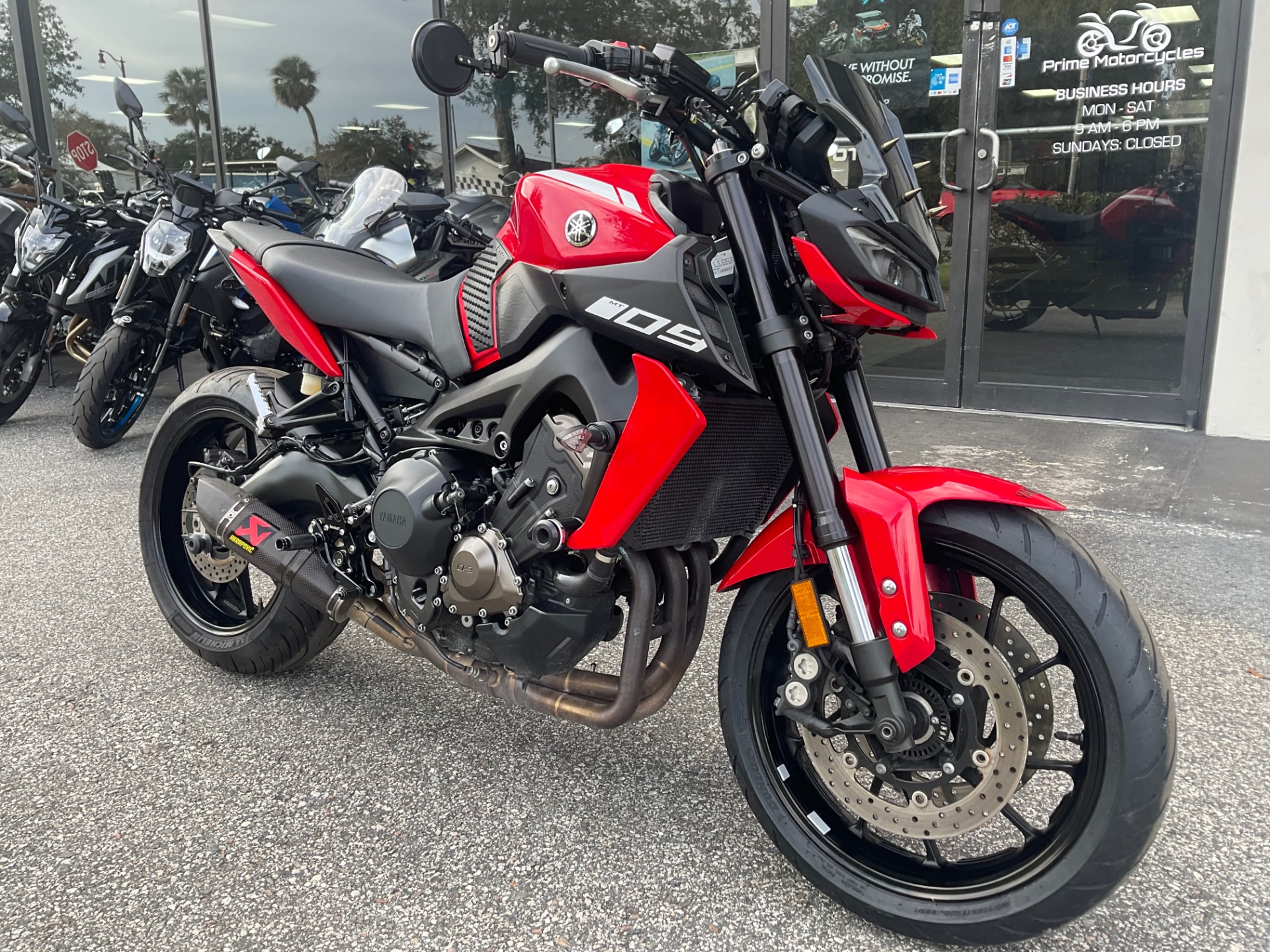 2018 Yamaha MT-09 in Sanford, Florida - Photo 6