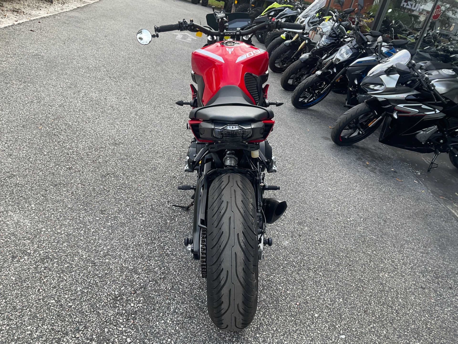 2018 Yamaha MT-09 in Sanford, Florida - Photo 9