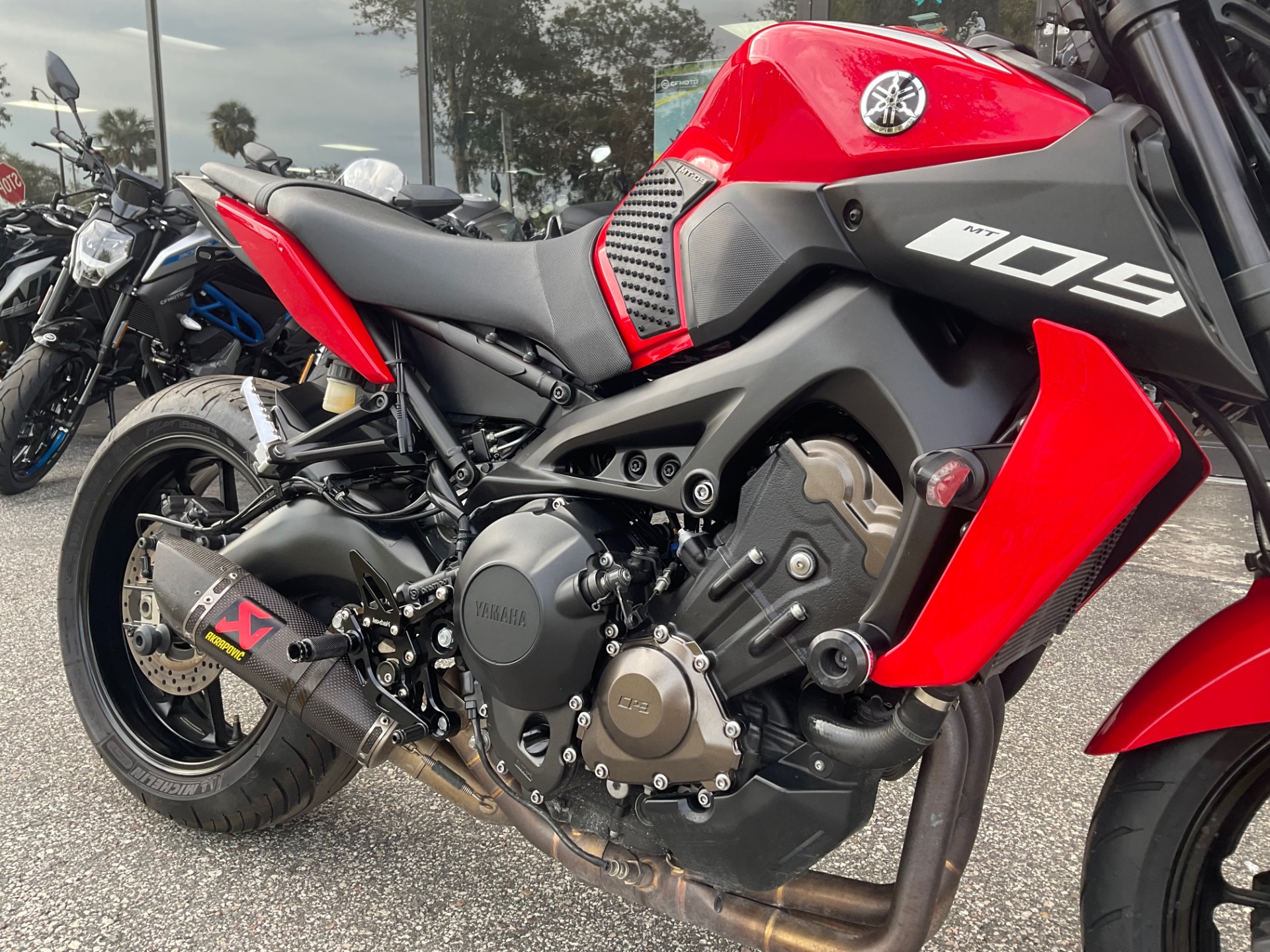 2018 Yamaha MT-09 in Sanford, Florida - Photo 18