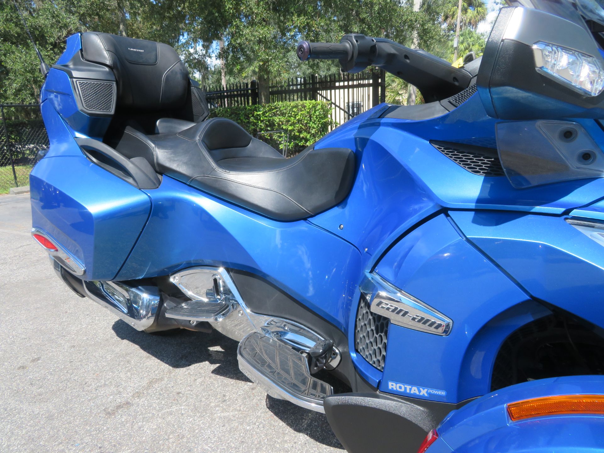 2018 Can-Am Spyder RT Limited in Sanford, Florida - Photo 13