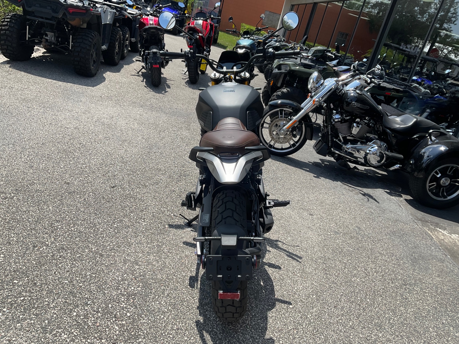 2023 Moto Morini SEIEMMEZZO SCR in Sanford, Florida - Photo 9