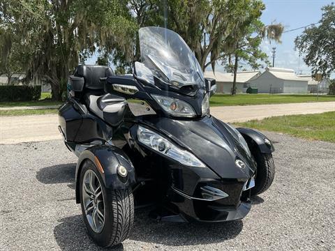 2011 Can-Am Spyder® RT-S SE5 in Sanford, Florida - Photo 3