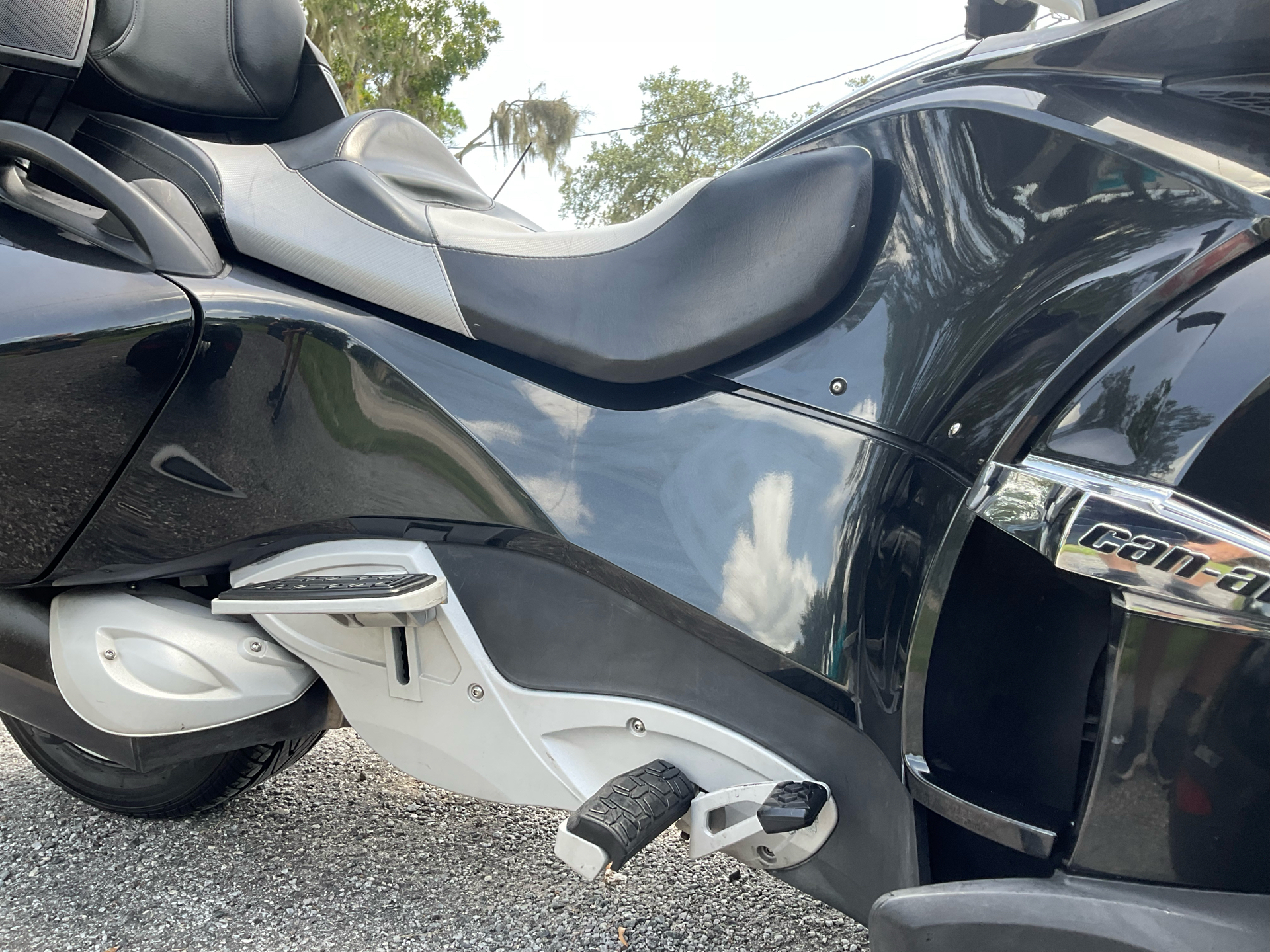 2011 Can-Am Spyder® RT-S SE5 in Sanford, Florida - Photo 13