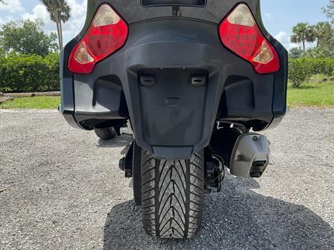 2011 Can-Am Spyder® RT-S SE5 in Sanford, Florida - Photo 23